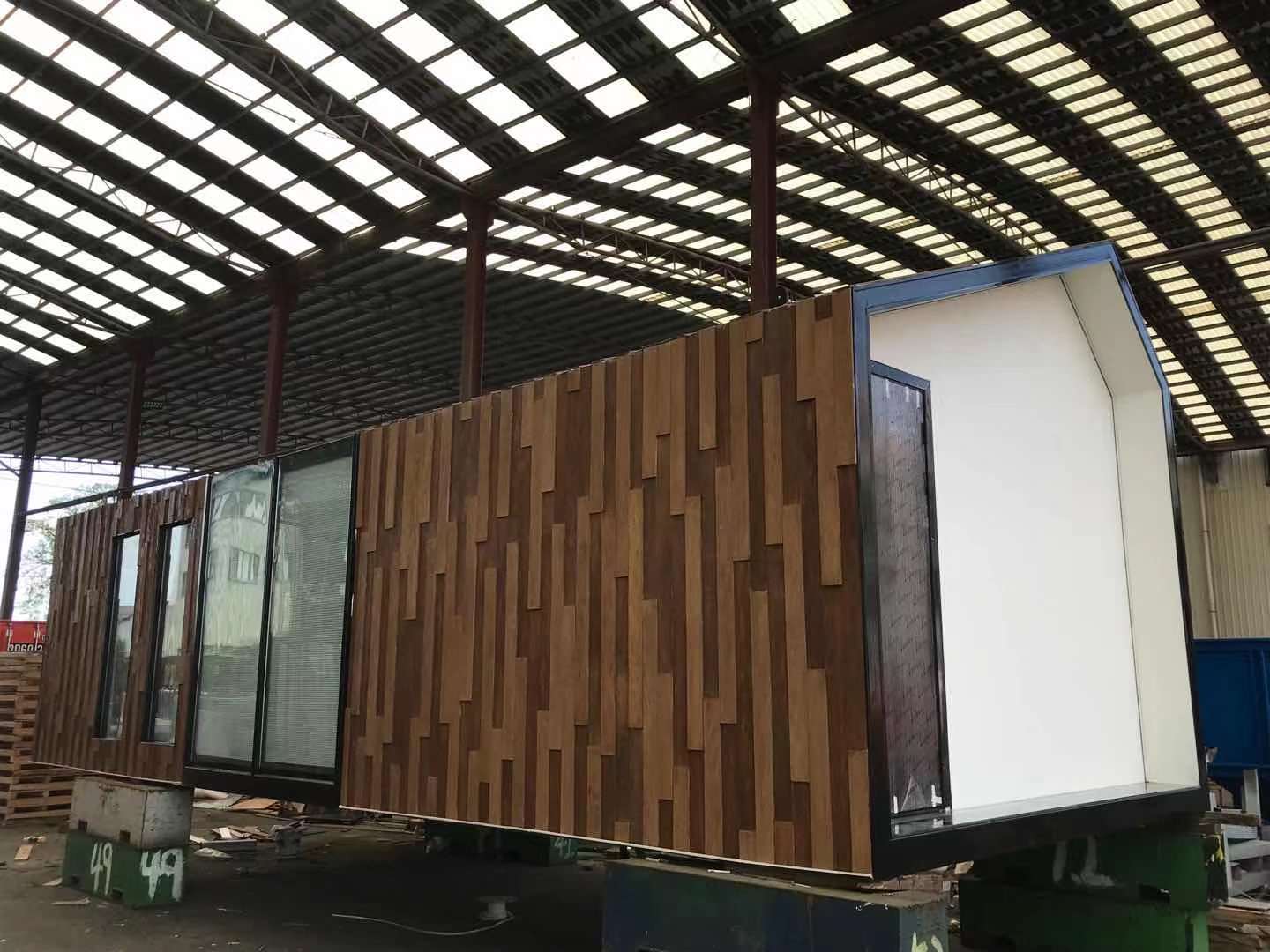 <a target='_blank' href=''><strong>移動房屋箱</strong></a>